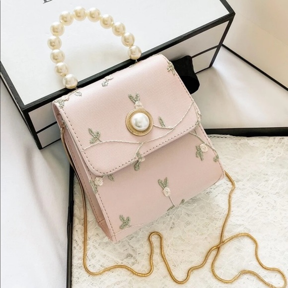 Handbags - NEW✨ Faux Pearl Embroidered Satchel Bag😍